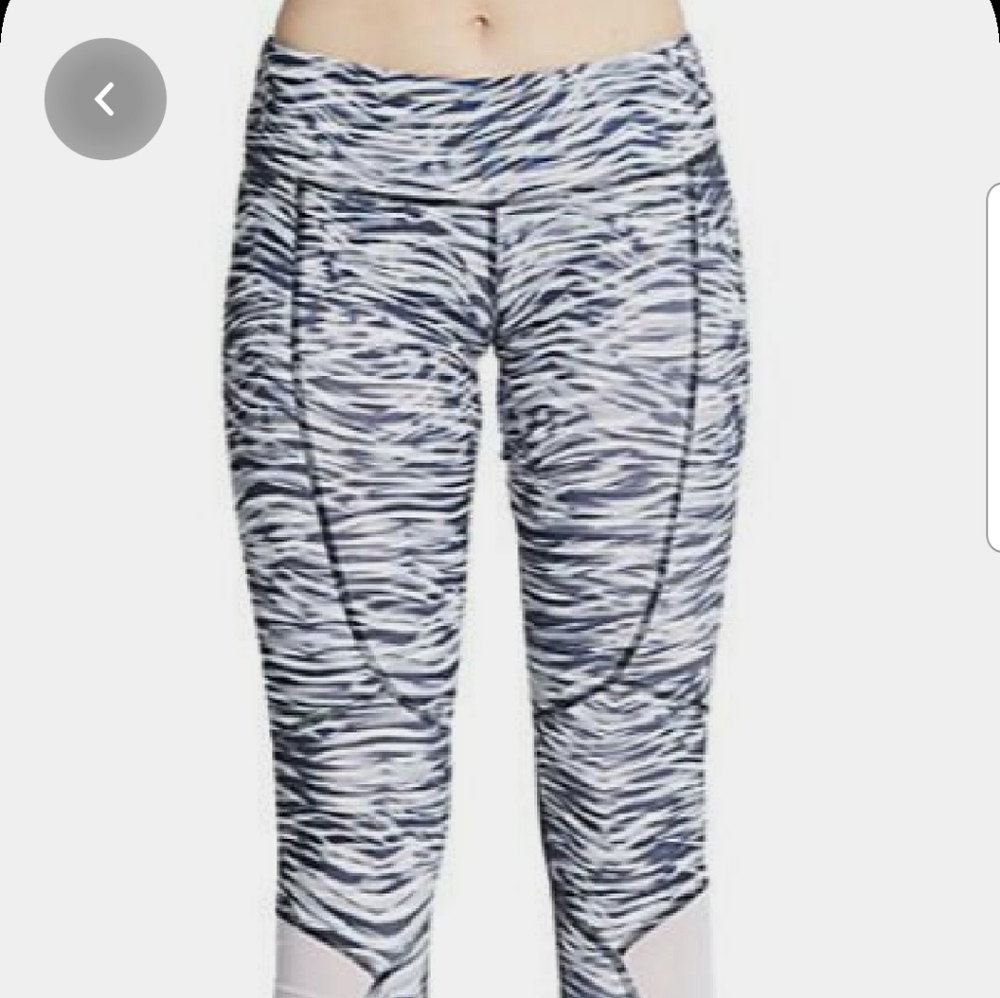 ALO yoga printed runway leggings